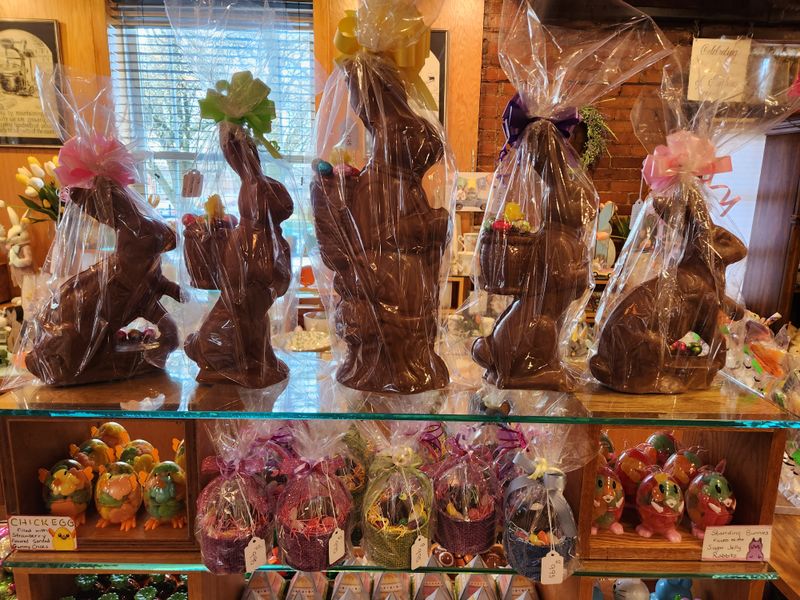 Holiday Goldmine In Ribbon And Foil