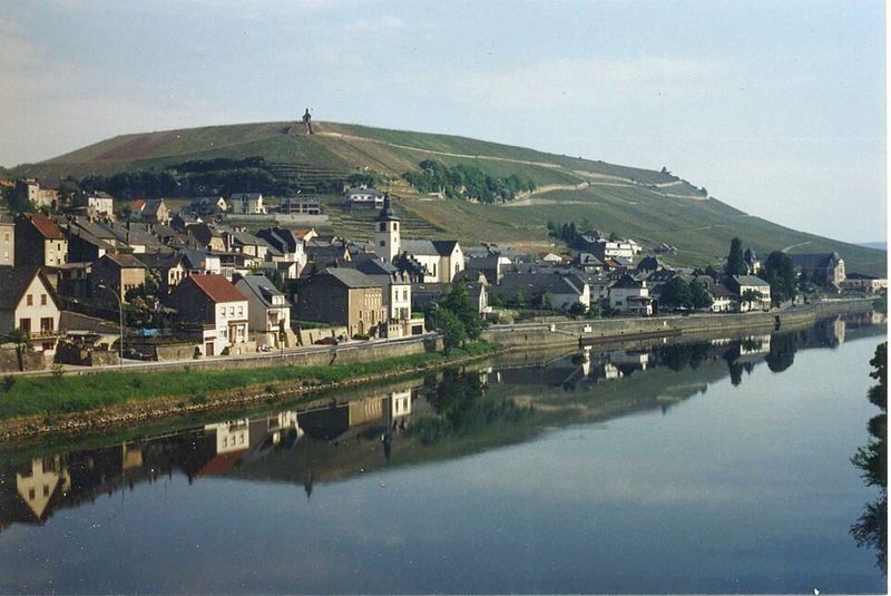 Mosel River Valley Villages — Wine, Views & Quiet Roads