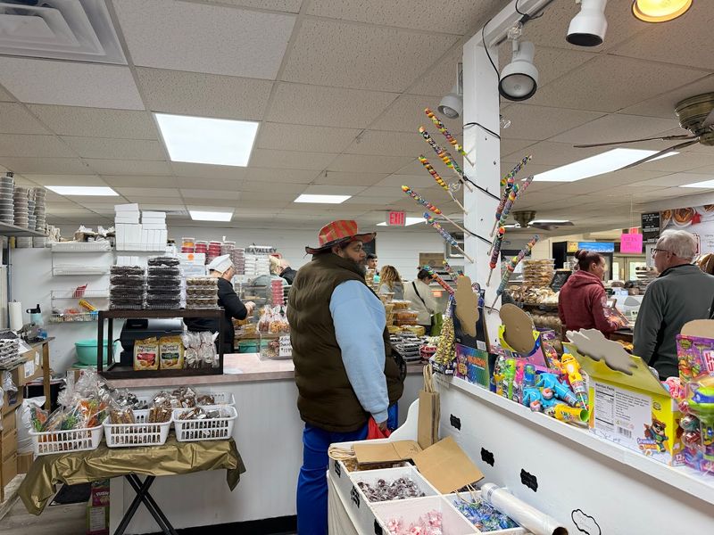 The Candy Kiosk and Fudge You Will Not Forget