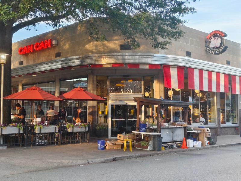 Reservations, Hours, and Timing Tips