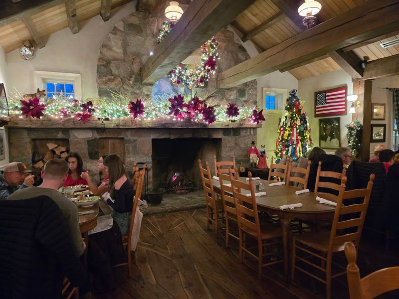 White Horse Inn, Metamora