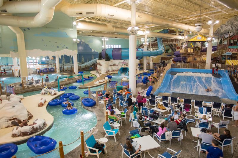 Avalanche Bay Indoor Waterpark, Boyne Falls
