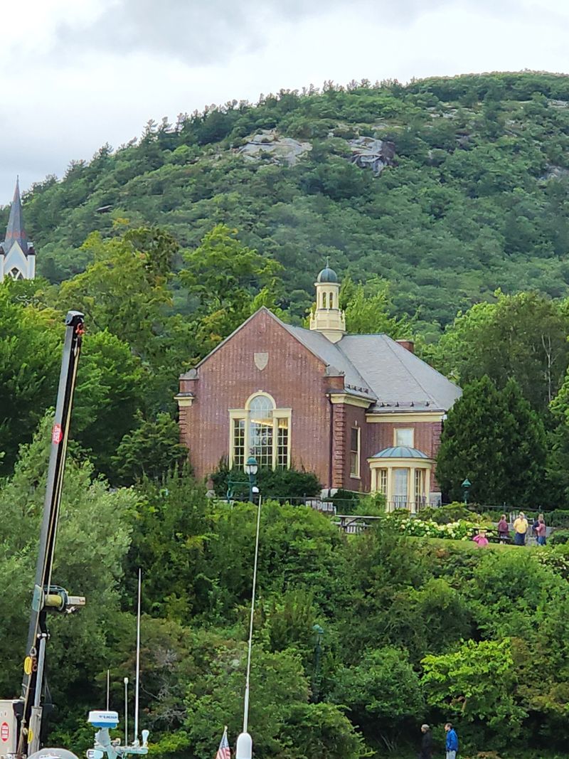 Camden Public Library