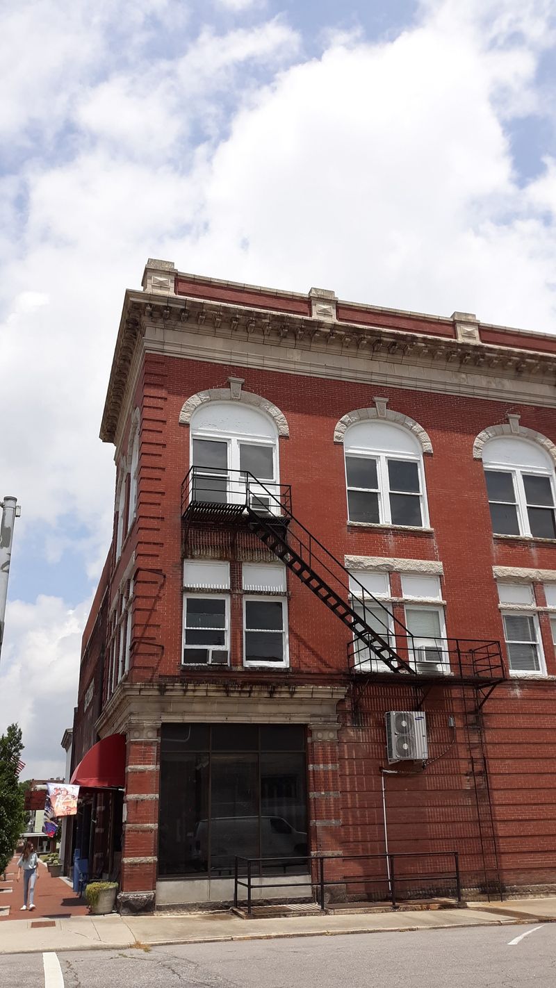 Downtown Shopping and Dining