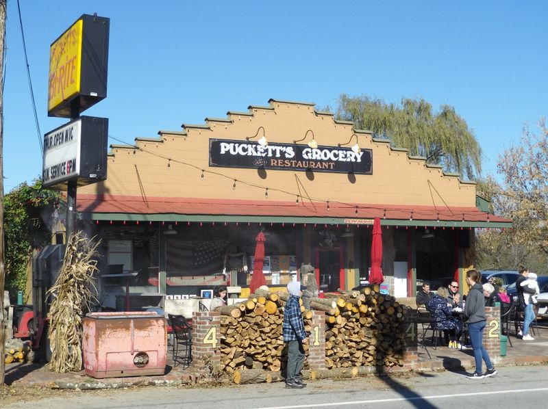 Puckett's Grocery and Restaurant