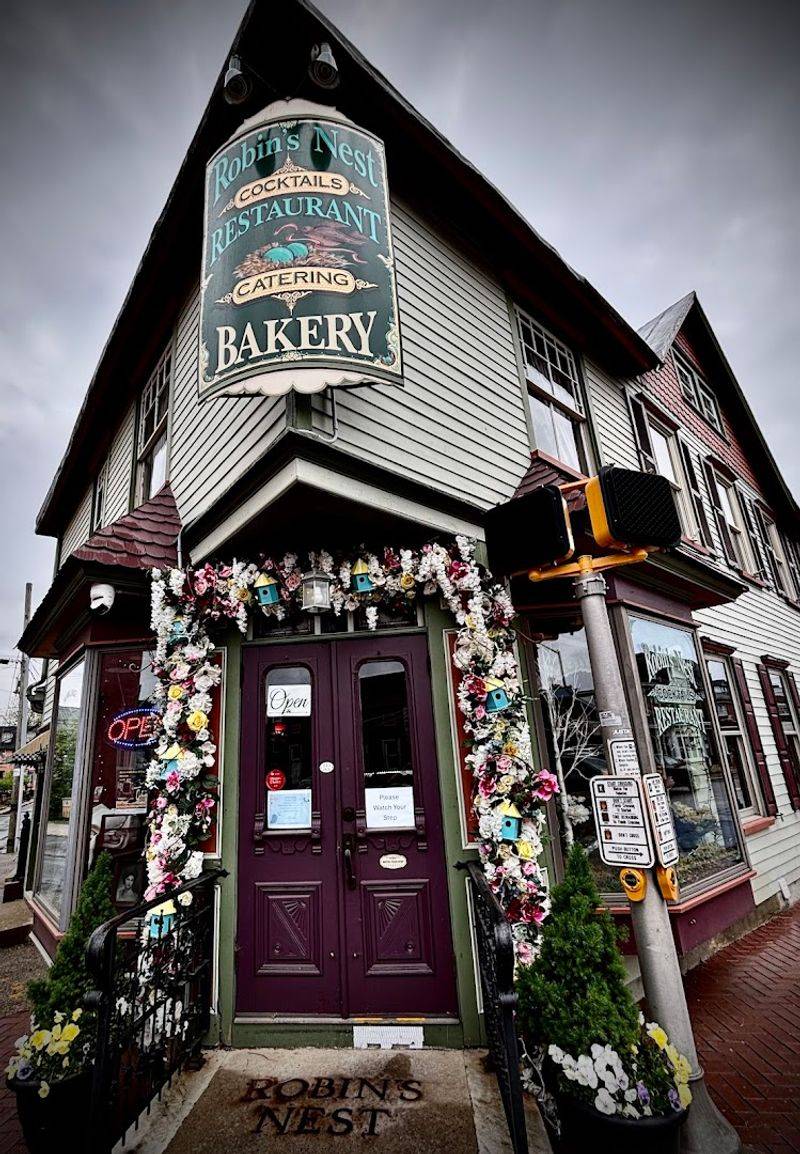 Why Robin's Nest Keeps People Coming Back