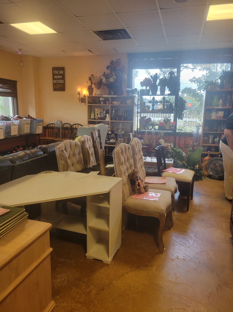 Fitting Room Strategy