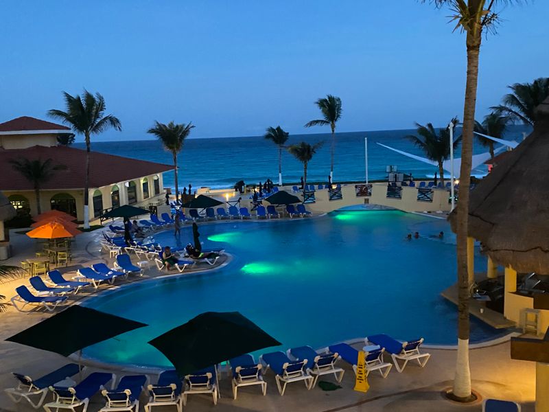 GR Solaris Cancun — Peaceful Inclusive Escape