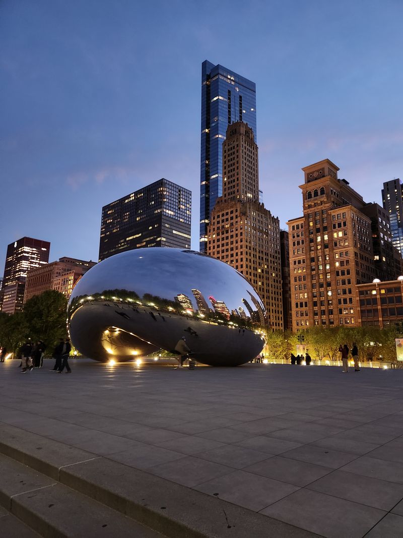 Illinois – Cloud Gate (The Bean)