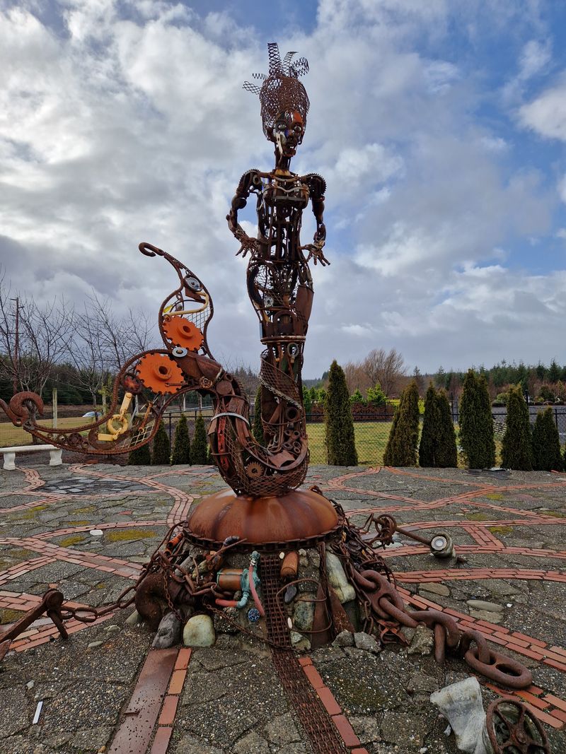 Art and Sculptures Add to the Wonder