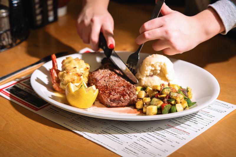 Extended Evening Hours for Dinner Crowds