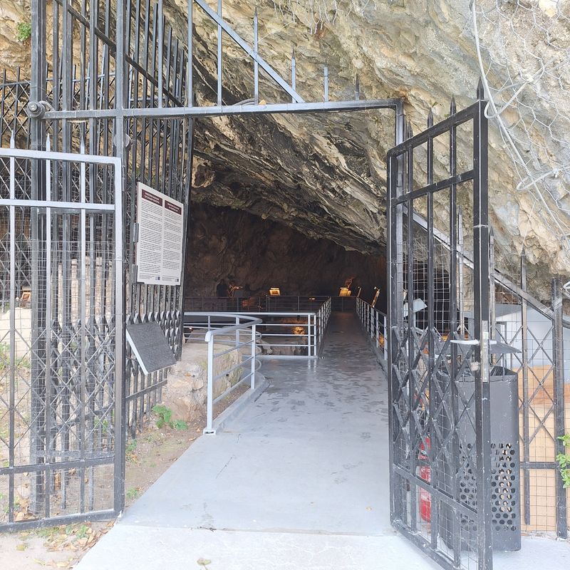 The entrance was basically nature's floodlight