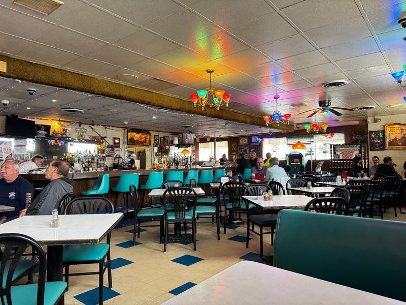 Vito & Nick's Pizzeria (Chicago)