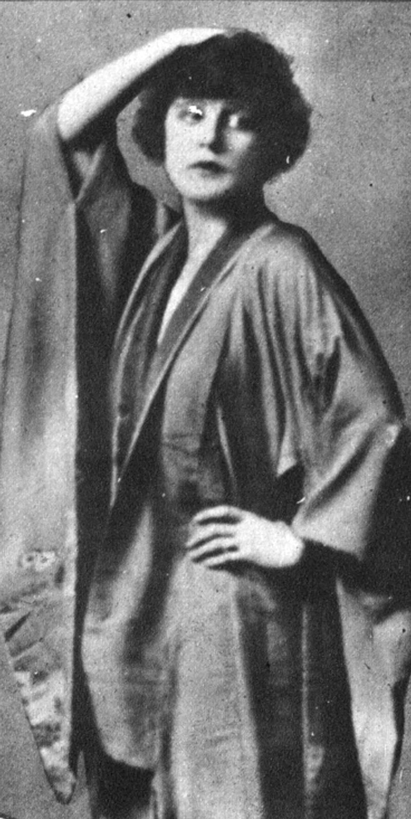 Julia Bruns (1895-1927)