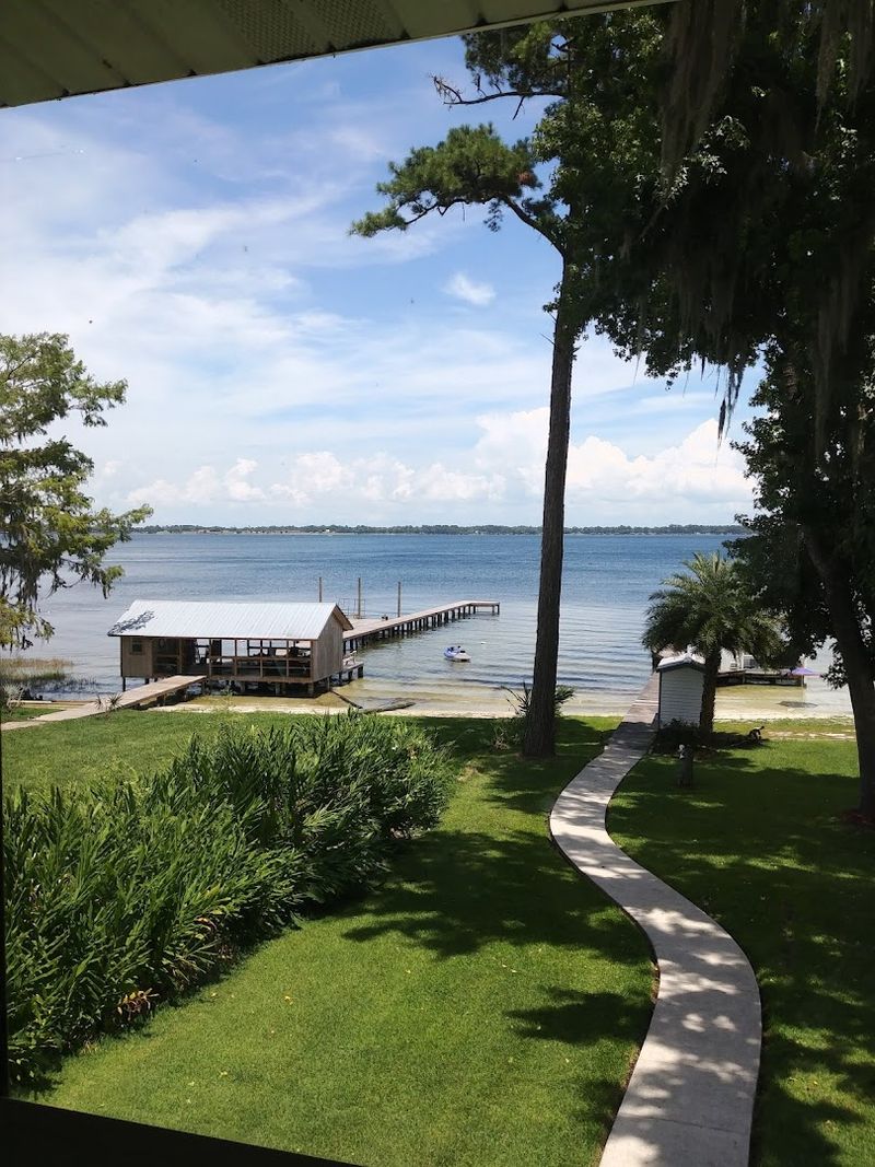 The Cabin And Lodging Experience On The Lake