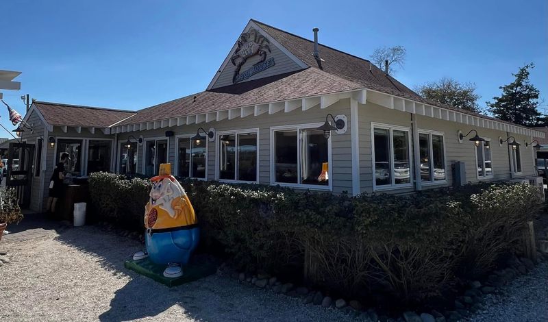 Mud City Crab House (Manahawkin) - Seafood mission: patio mode