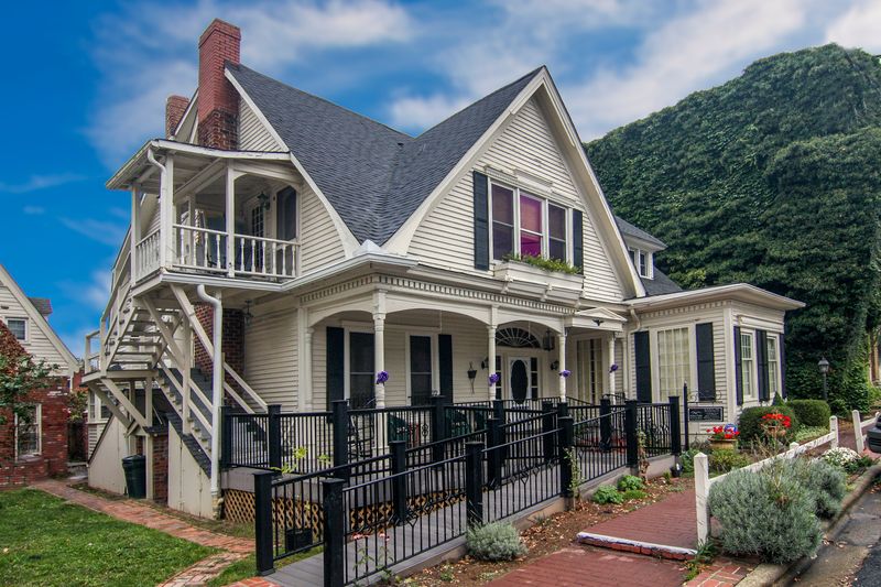 Burnsville, North Carolina — Arts & Adventure in the Mountains