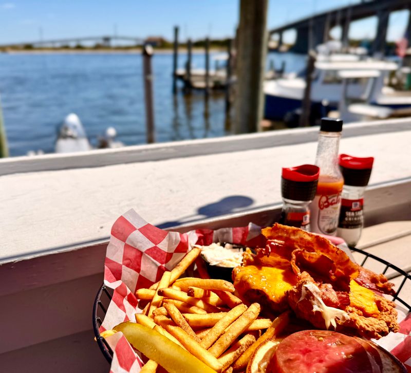 Highlands Harbor Bite