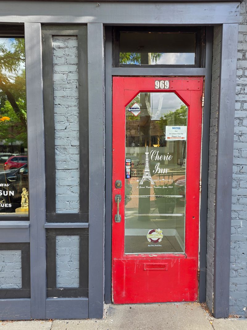 Cherie Inn - Grand Rapids