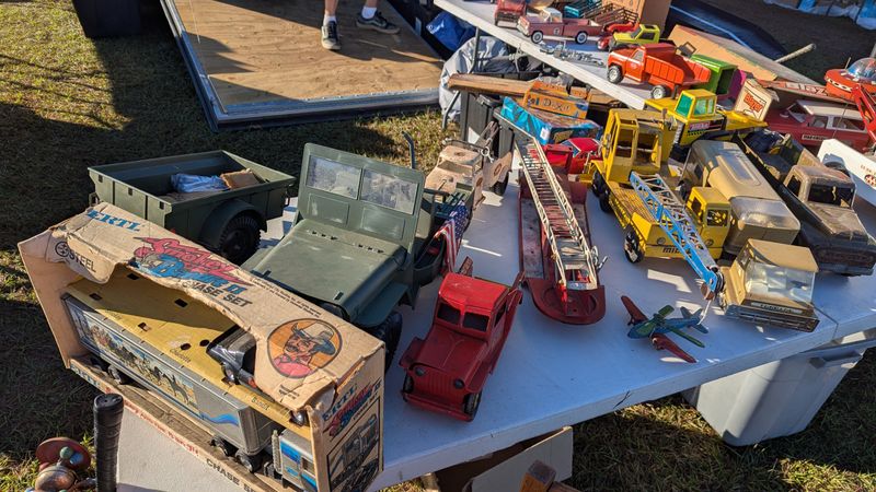 Flea Finds Repair Clinic