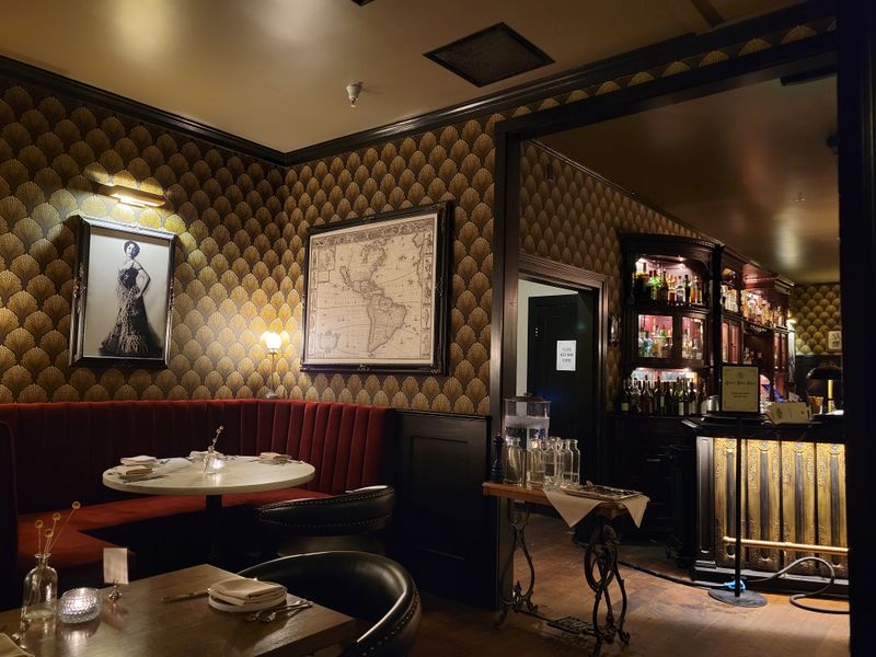 Gold Rush Elegance In The Halls