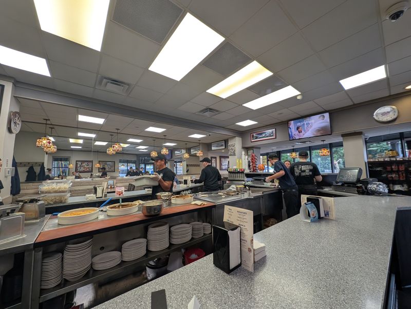 First Bite At Ludlow’s Classic Counter