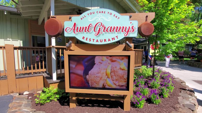 Aunt Granny's All-You-Can-Eat Buffet — Dollywood, Pigeon Forge, TN
