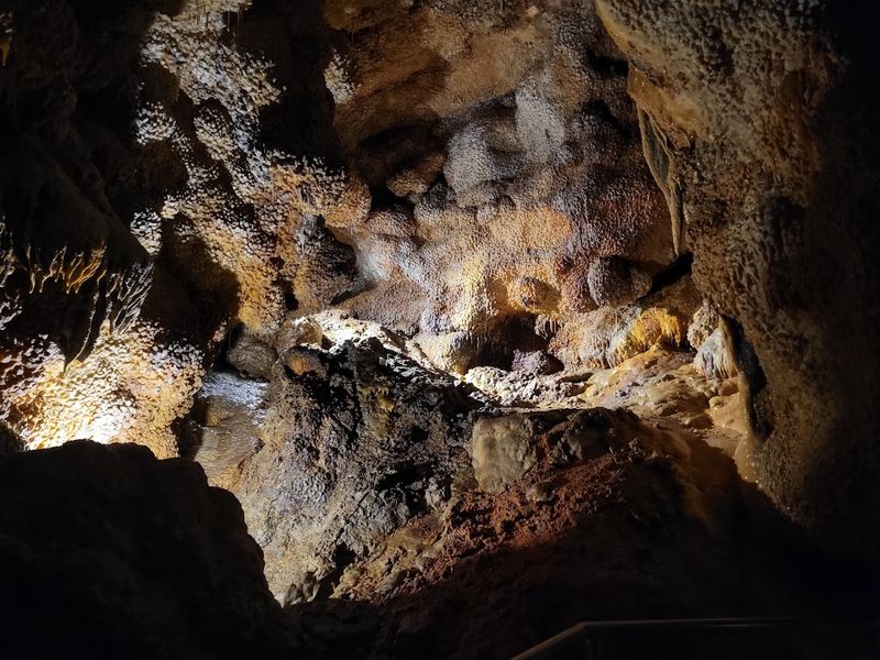 Jewel Cave — South Dakota, USA
