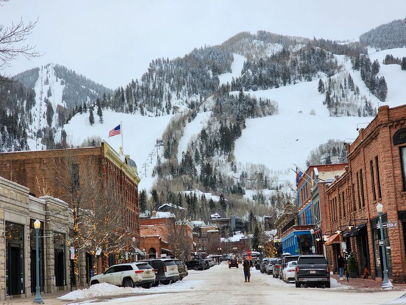 Aspen, Colorado — Scenic Peaks and High Culture
