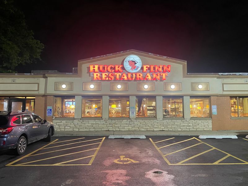 Huck Finn Restaurant