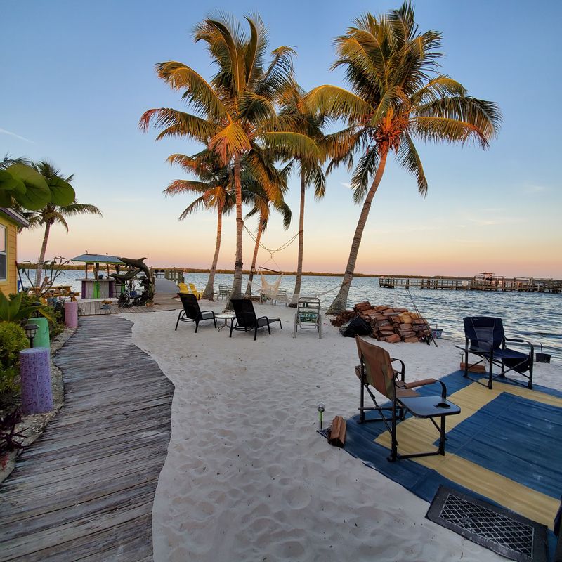 Bert’s Bar & Grill Waterfront Vibes