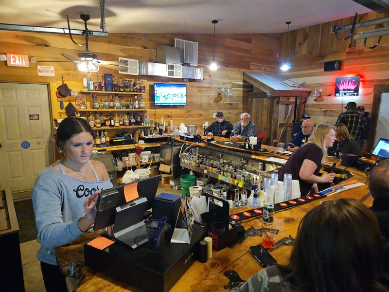 67 Boars Nest – Paragon, IN