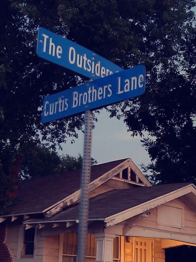 The Surrounding Neighborhood and Film Locations