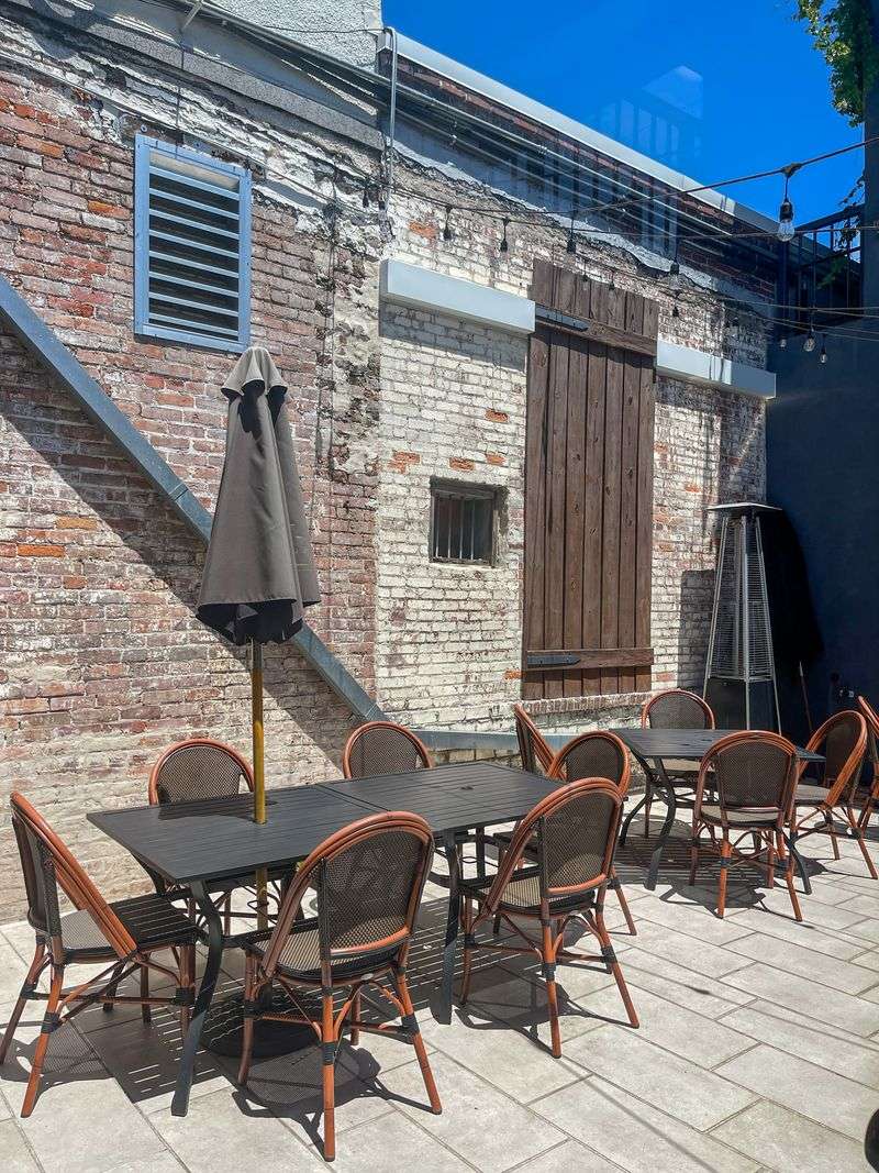 Seating options and group vibes