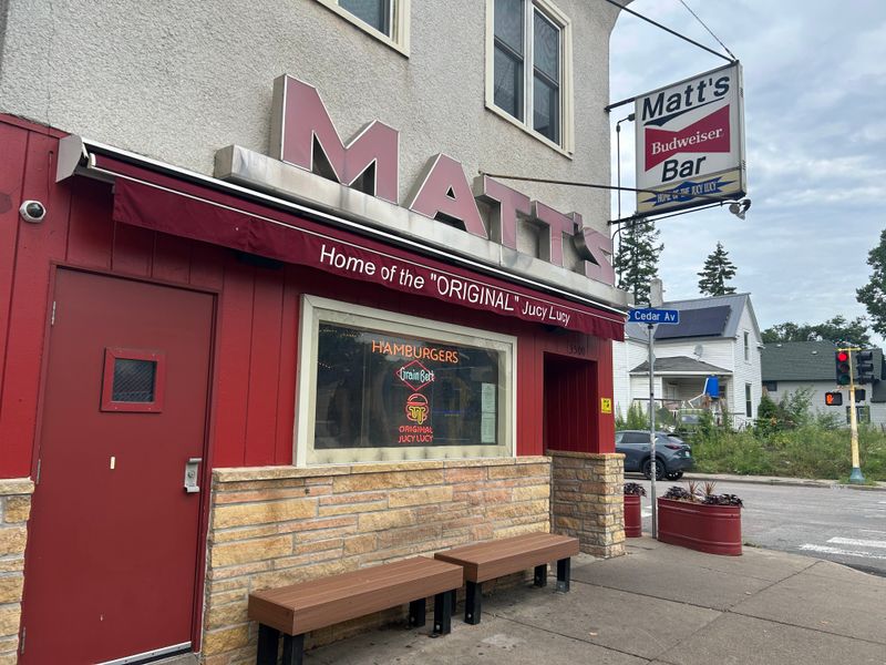 Minnesota – Matt’s Bar – Minneapolis