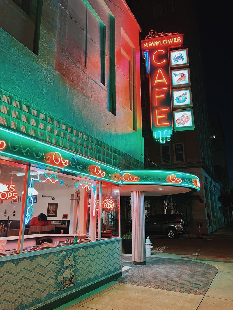 Mississippi – The Mayflower Café – Jackson