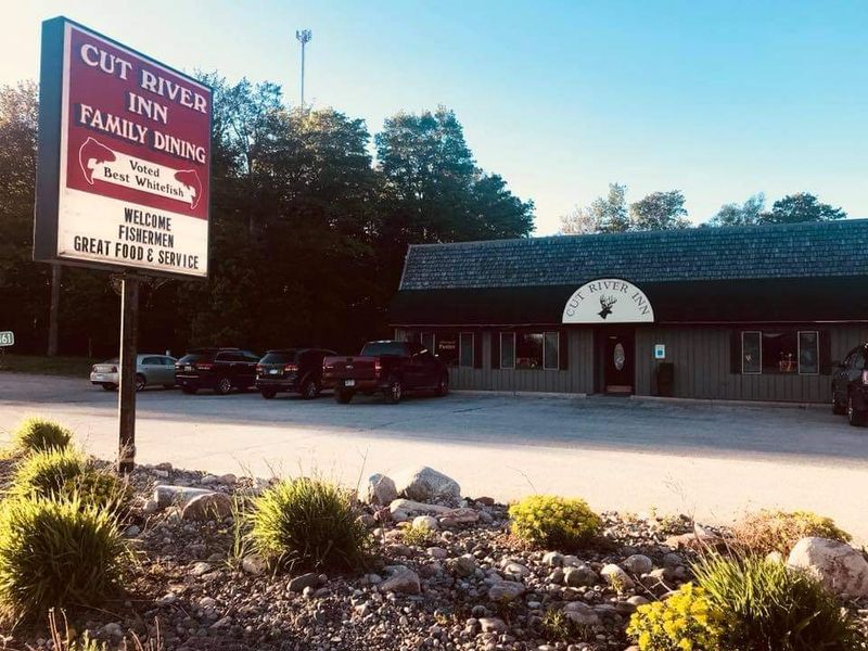 Cut River Inn, Naubinway