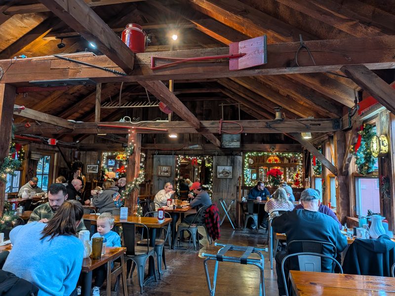 New Hampshire - Parker's Maple Barn (Mason)