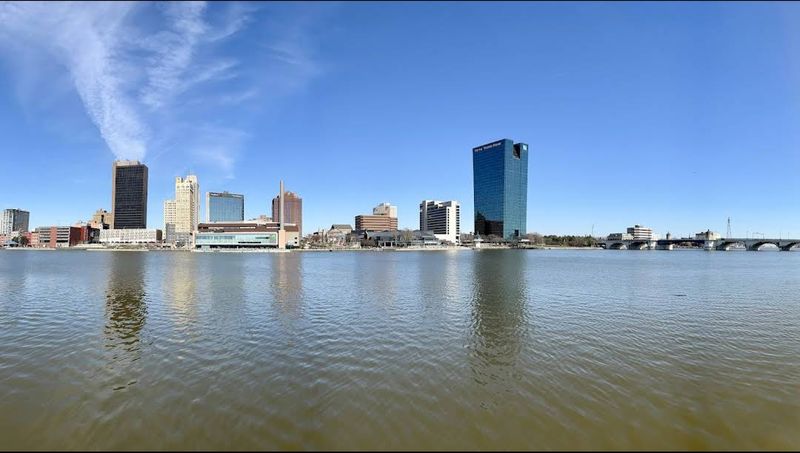 Wyoming – Strong hours and volunteering