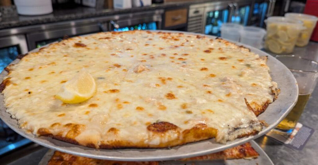 New Jersey’s Ultra-Thin Pizza Crust Is the Kind of Bite You’ll Drive an Hour For