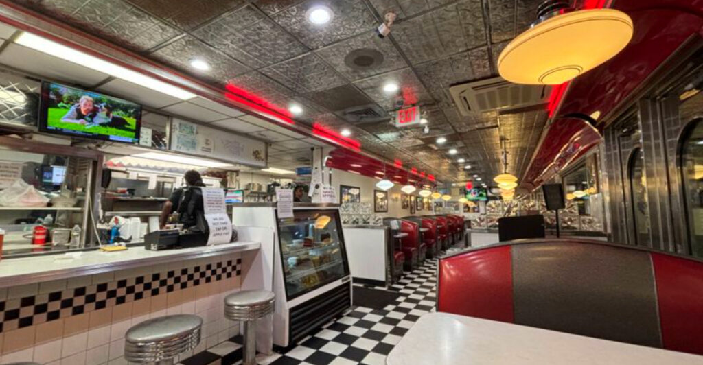 North Carolina Spot Where Classic Diner Comfort Food Never Sleeps