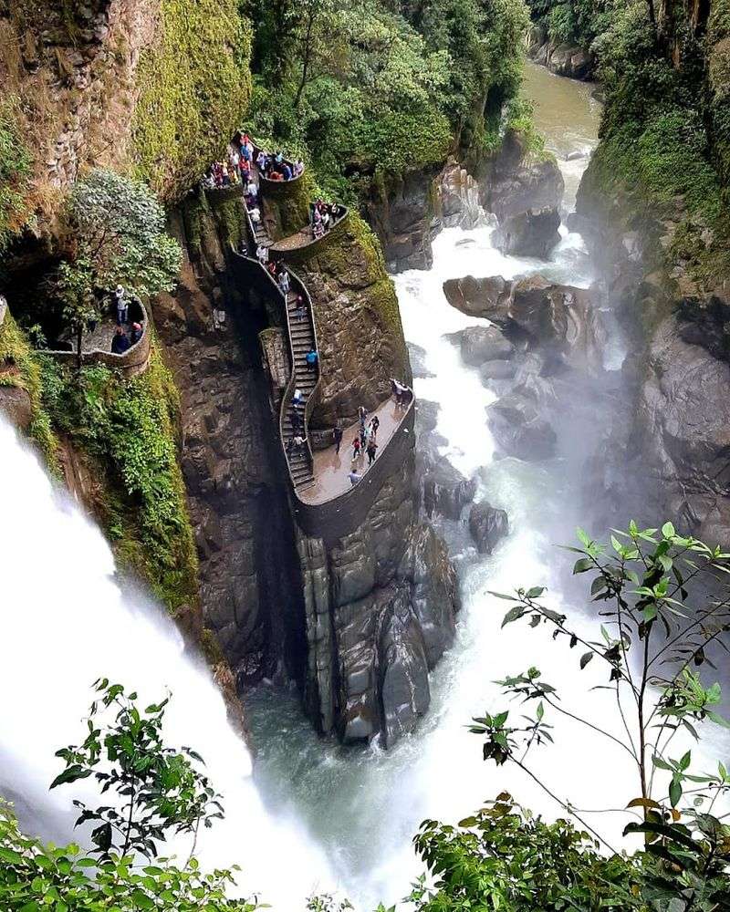 Pailón del Diablo — Ecuador's