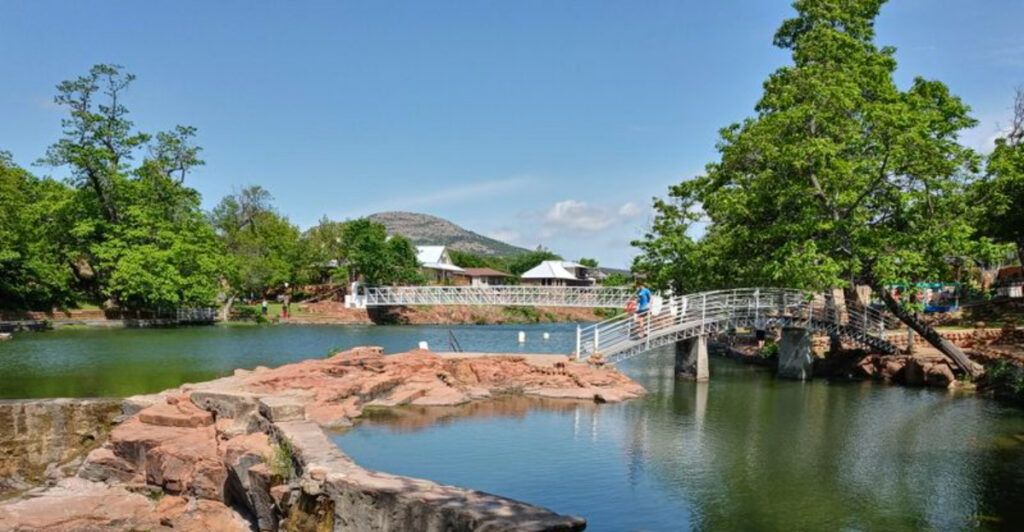 Oklahoma’s Cobblestone Mountain Town Is a Hidden Gem Worth a Weekend Escape