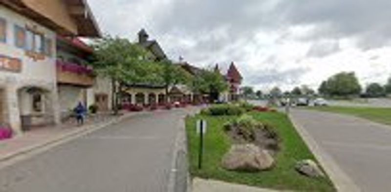 Schnitzelbank Biergarten