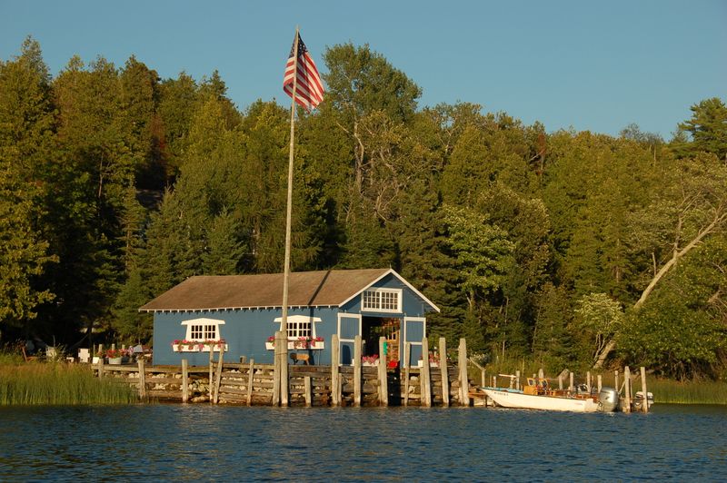 Seasonal Rhythm: Summer Buzz to Quiet Shoulder Days