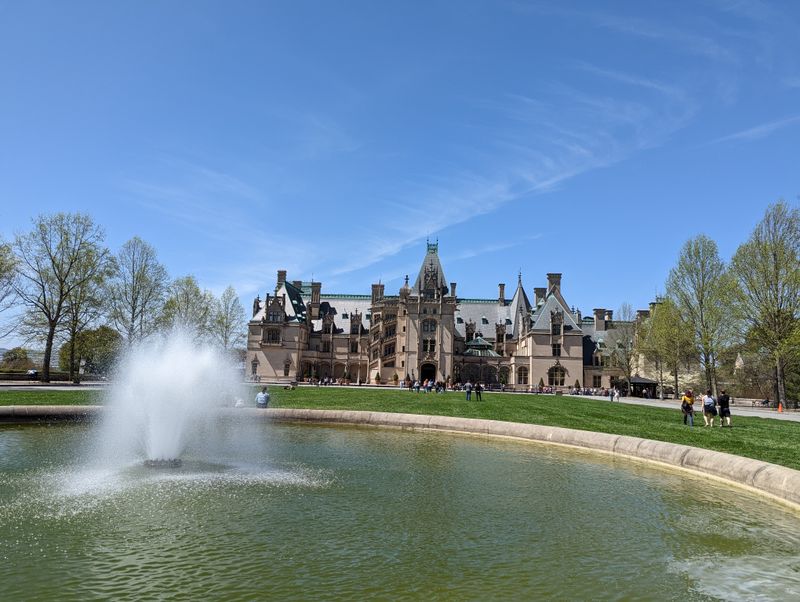 The Estate's Dining Experiences