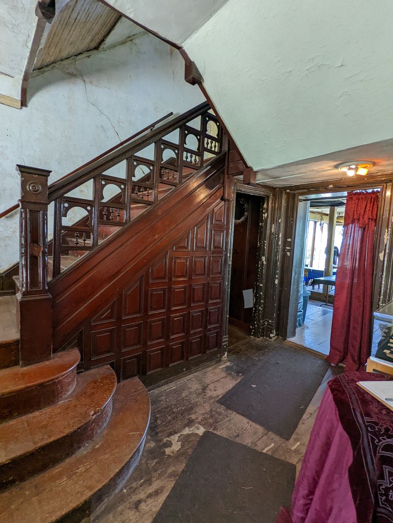 Staircase nights and soundscapes