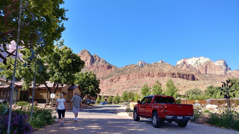 Springdale Fruit Company Stand