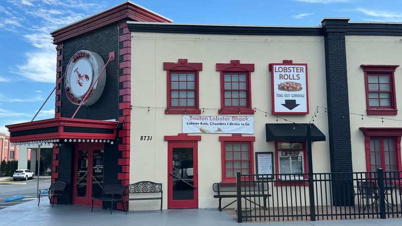 The Main Attraction at 8731 International Drive