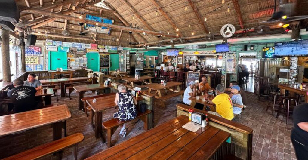People Travel Across Florida Just To Eat At This Legendary Seafood Spot
